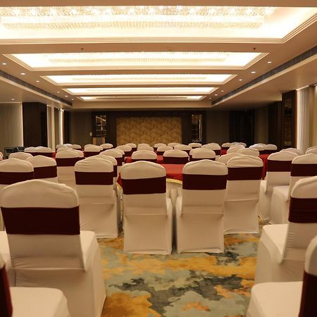 Pride Biznotel Haldwani Bagian luar foto